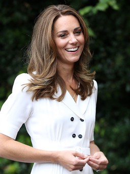 Công nương Kate Middleton chia sẻ 100 bức ảnh về đại dịch Covid-19
