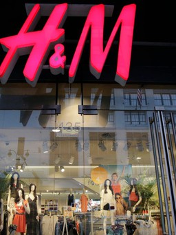 H&M bị phạt hơn 40 triệu USD vì theo dõi nhân viên