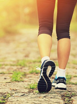 Đi bộ 7.000 bước mỗi ngày giúp giảm đến 70% nguy cơ tử vong sớm