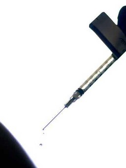 Mỹ: Tiêm nhầm vắc xin phòng Covid-19 liều người lớn cho trẻ em