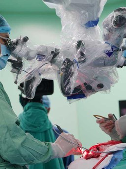 Bệnh viện ĐHYD TP.HCM triển khai hệ thống kính vi phẫu hiện đại trong phẫu thuật thần kinh