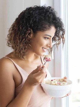 Nên ăn gì trước và sau khi tiêm vắc xin mũi 3?