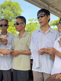 Đong đầy yêu thương trong những món quà của một ni sư