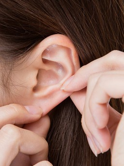 Tự xoa bóp loa tai bảo vệ sức khỏe