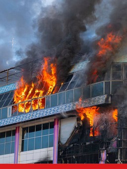 Cách để sống sót khi bị kẹt trong tòa nhà đang cháy