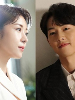 'Hoàng hậu Ki' Ha Ji Won 'đối đầu' Song Joong Ki trên màn ảnh tháng 11