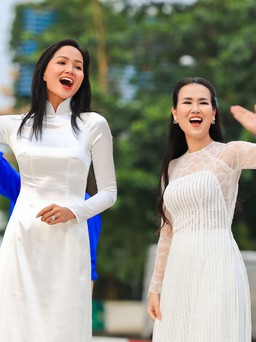 Hoa hậu H’Hen Niê cùng nhiều nghệ sĩ nổi tiếng hát 'Sứ mệnh thanh niên' chào mừng Đại hội Đoàn
