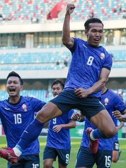 AFF Cup 2022: Campuchia gây bất ngờ, Thái Lan thắng dễ