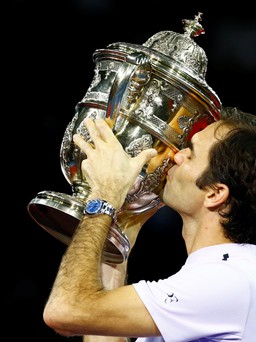 Federer trả giá cho chức vô địch giải Basel khi phải bỏ Paris Masters