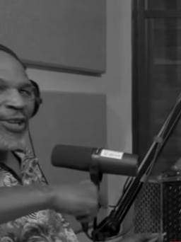 Mike Tyson bất ngờ trổ tài “bắn” rap cực đỉnh