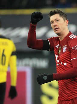Lewandowski lập cú đúp giúp 'Hùm xám' đánh bại Dortmund trong trận derby nước Đức