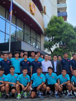 Đội tuyển U.20 Việt Nam thăm Tổng lãnh sự quán Việt Nam tại Nhật Bản