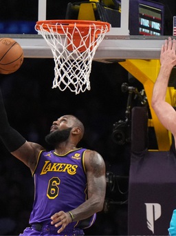 Không có Anthony Davis, LeBron James sẽ gồng gánh Lakers như thế nào?