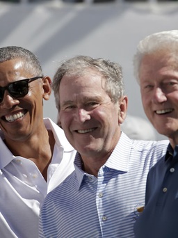 3 cựu tổng thống Mỹ Clinton, Bush, Obama tình nguyện tiêm vắc xin ngừa Covid-19
