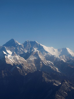 Chấm dứt tranh cãi độ cao 'nóc nhà thế giới' Everest