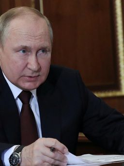 Tổng thống Putin chúc mừng chiến thắng ở Luhansk nhưng chiến dịch vẫn tiếp tục