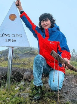 Phụ huynh U60 chinh phục 'tứ đại đỉnh đèo' và 12 đỉnh núi cao nhất Việt Nam