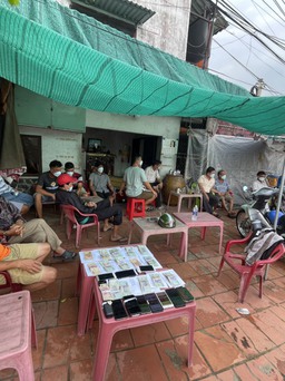 Vĩnh Long: Bắt giữ 16 người đánh bạc bằng đá gà trực tuyến từ Campuchia
