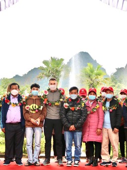 Quảng Bình đón những du khách 'xông đất' VQG Phong Nha-Kẻ Bàng năm mới 2022