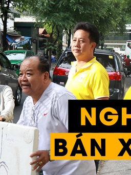 Nghệ sĩ đứng bán xôi cứu trợ miền Trung, vài giờ bán hơn 2.000 gói
