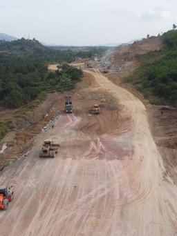 Khởi công dự án đường bộ cao tốc đoạn Nha Trang - Vân Phong