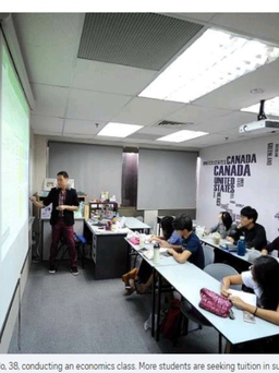 Vì sao nhiều bạn trẻ ở Singapore theo học các môn xã hội nhân văn?