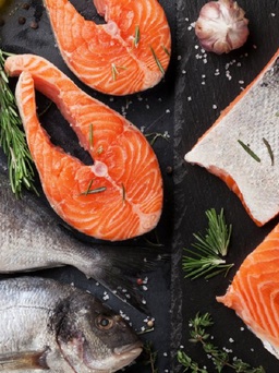 Cá tươi và cá nấu chín bảo quản trong tủ lạnh được bao lâu?