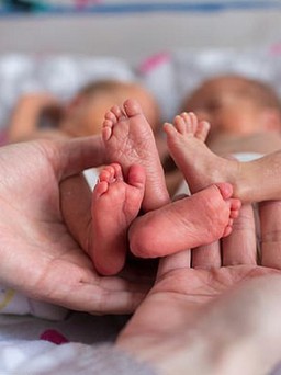 Israel: Người mẹ sinh đôi từ 2 tử cung khác nhau