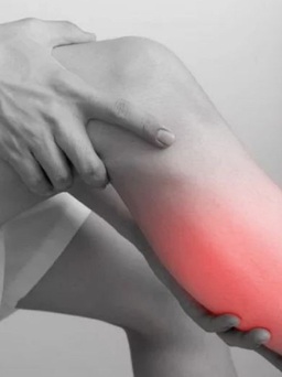 Cơn đau chân đến đột ngột, tái đi tái lại cảnh báo bệnh gì?