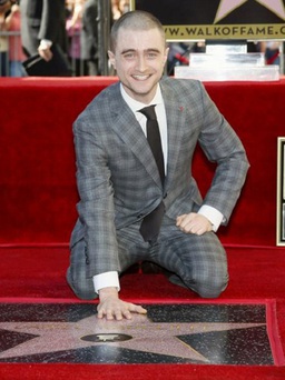 ‘Harry Potter’ Daniel Radcliffe nhận sao trên Đại lộ Danh vọng