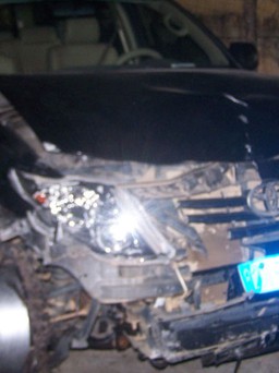 Viện trưởng Viện KSND huyện lái ô tô biển xanh tông nhiều người bị thương
