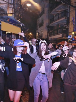 Giới trẻ Hà Thành phấn khích với đêm nhạc truyền thống kết hợp hiện đại