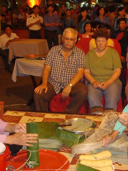 Lễ hội bánh dân gian đa sắc màu