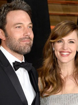 Ben Affleck và Jennifer Garner hoãn ly hôn sau một năm công bố chia tay