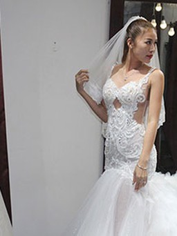 Bà xã Thiên Bảo diện 5 bộ váy cưới giá 150 triệu đồng