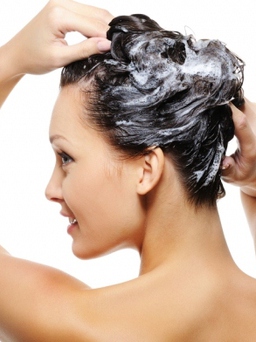 Bí quyết nào giúp hồi sinh mái tóc khô rối và chẻ ngọn hiệu quả nhất?
