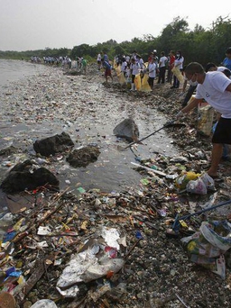 Thế giới quyết nói 'không' với rác thải nhựa ở biển