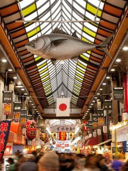 Đi Nhật đến chợ Kuromon để lạc vào thiên đường nguyên liệu ẩm thực