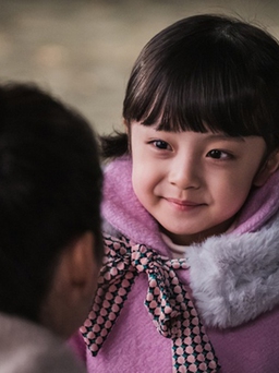 Con gái Kim Tae Hee trong 'Hi, Bye Mama' gây sốt vì là nam ở ngoài đời
