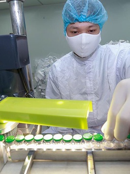 Đẩy nhanh tiến độ phát triển các vắc xin Covid-19 'made in Vietnam'