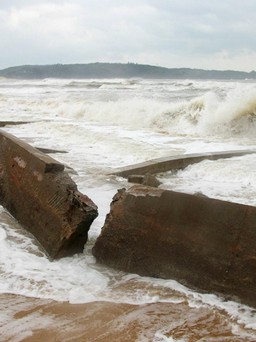Bão số 9 gây thiệt hại ở nhiều địa phương ven biển