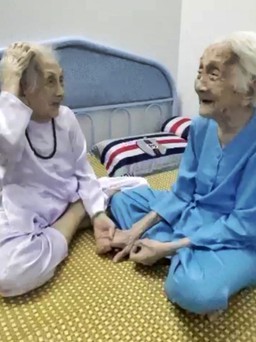 Đằng sau câu chuyện cụ bà 101 tuổi làm mai ông hàng xóm cho em gái 99 tuổi