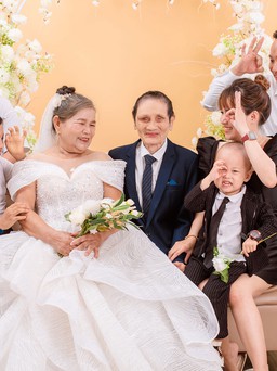 Đưa cha mẹ U.80 đi chụp ảnh cưới vì 'muốn mẹ làm cô dâu một lần!'