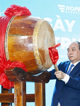 Toàn xã hội hãy chung tay với ngành giáo dục (*)