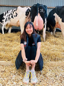 Cô gái Việt làm clip về nông dân ở 'quốc gia hạnh phúc nhất thế giới'