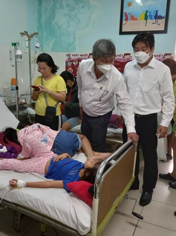 257 học sinh tại Nha Trang nhập viện nghi do ngộ độc thực phẩm