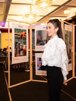 Hoa hậu Ban Mai kêu gọi quyên góp sách đổi tách cà phê tại Dinh Độc Lập
