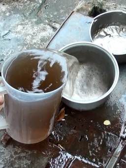 Hơn 2.000 hộ dân lao đao vì nước sinh hoạt vừa thiếu vừa bẩn