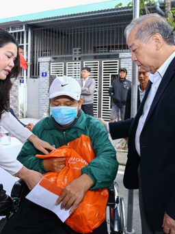 Kim Oanh Group mang 1.500 phần quà tết tặng người nghèo Thừa Thiên – Huế