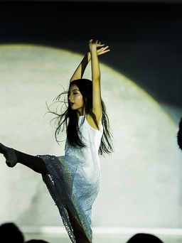 Giọng ca phi giới tính trở lại sau khi 'mất tích bí ẩn' ở 'Sing my song'